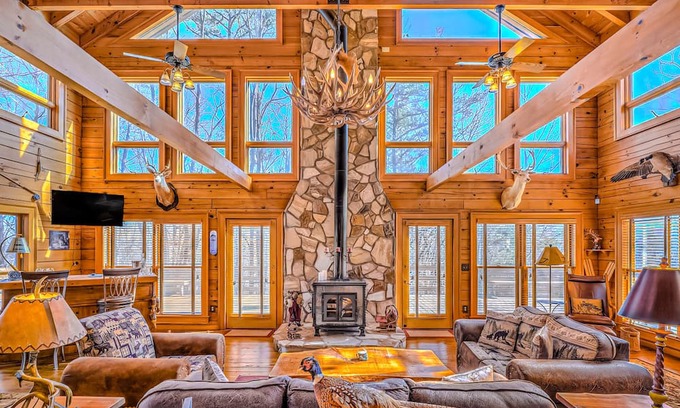 Blue Ridge Cabin | Spacious dog-friendly cabin with mtn views, game room, private hot tub, & deck