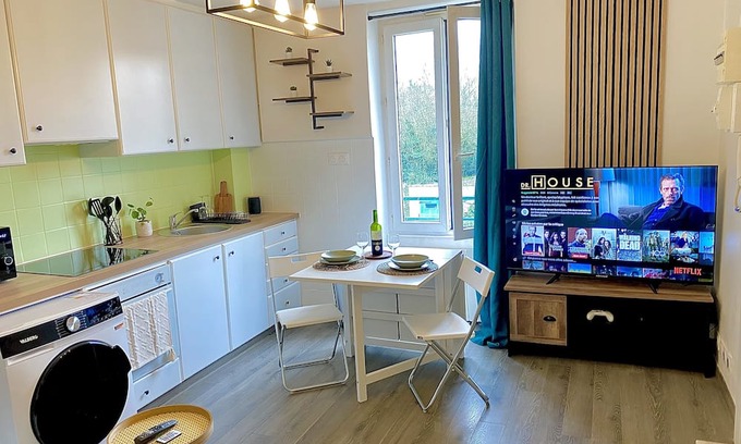 Corbeil-Essonnes Apartment | Calme Wififibre Netflix Gare à Pied