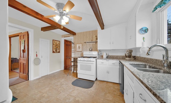 Lexington House | 2 cozy homes on Lake Huron!