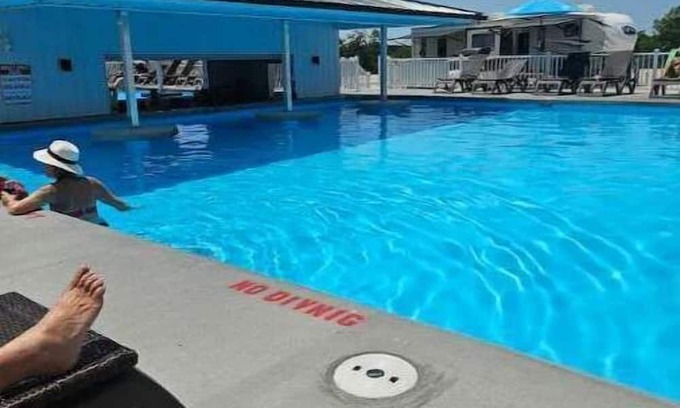 Gravois Mills House | Camper-Coconuts Lake of Ozarks