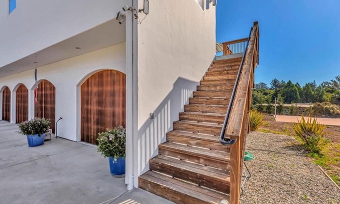 Soquel House | Serene home away from home.