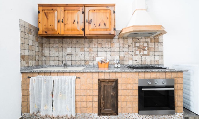 Irgoli Apartment | Apartment 'Casa Vacanza Nel Centro Di Irgoli' with Private Terrace, Wi-Fi and Air Conditioning