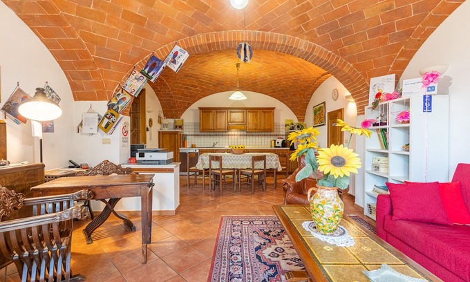 Guazzino Apartment | Apartment 'Orto Degli Ulivi' with Shared Garden and Wi-Fi
