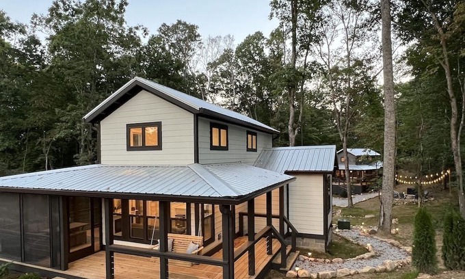Tracy City House | 2BR Tiny Home w/ Lake Access