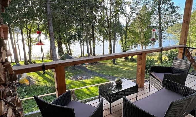 Shelton House | Relax on Harstine Island in a Waterfront Home!