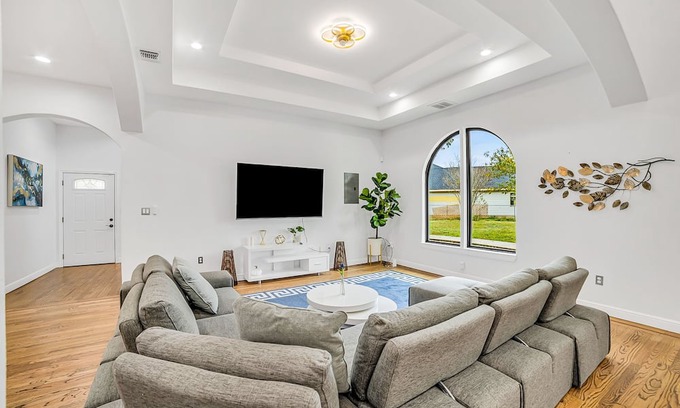 San Antonio House | Stunning and luxe ranch-style home with large patio, grill, air hockey, firepit