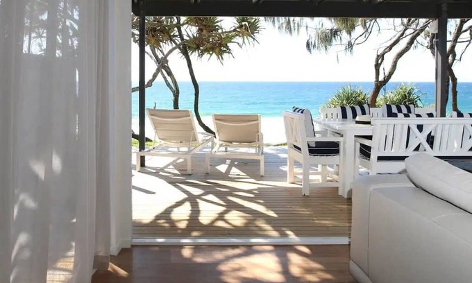 Currimundi House | LUXURY ABSOLUTE BEACHFRONT HOLIDAY SUNSHINE COAST