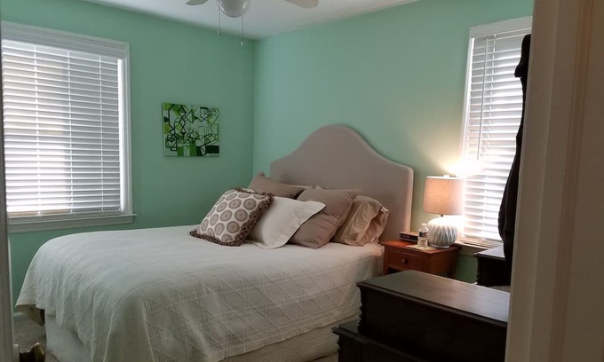 Forest Hills Cottage | Cozy 2-bedroom cottage with WiFi, AC just a mile from the Augusta National