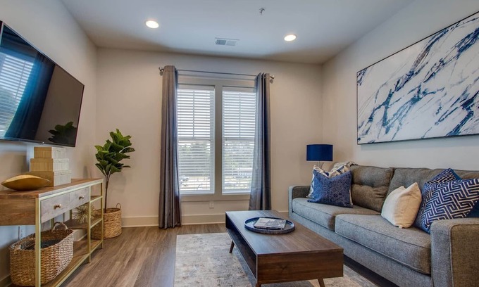 Nashville Apartment | New* East Nash - King Bed, Short Drive to Dwntwn!