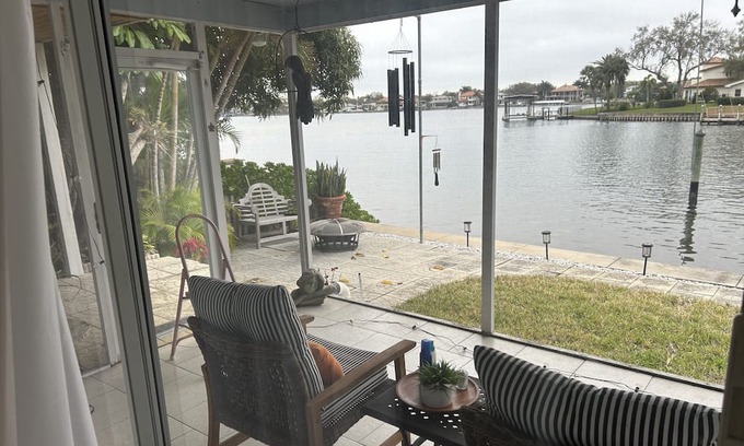 North East Park House | An exceptional, modern waterfront home just minute from downtown St. Petersburg