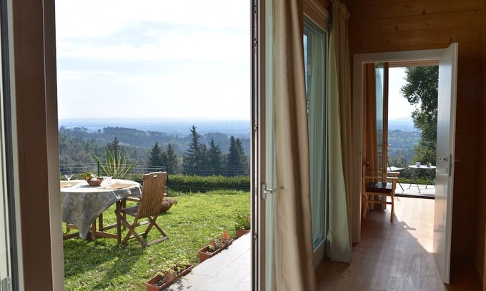 Montecarlo Apartment | "casina di Legno", tra gli Olivi a due Passi dal Borgo Medievale di Montecarlo