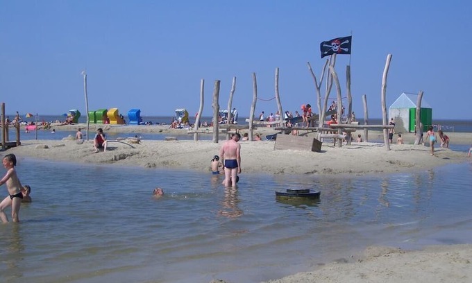 Nordseebad Burhave Apartment | Holiday home to the lighthouse