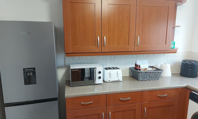 Weston on Trent Apartment | 2 bedroom apartment overlooking canal near CBS Arena, George Elliot, UHCW 🏥