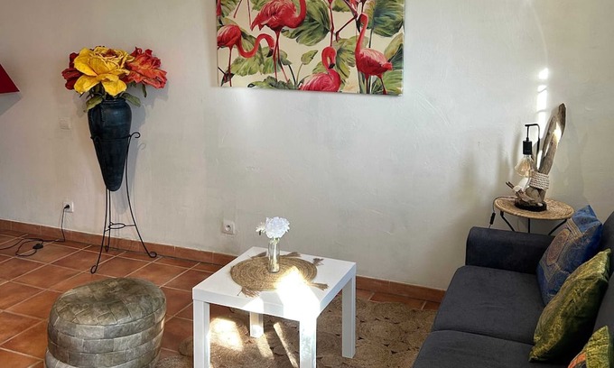 Bellegarde Apartment | Homerez - Appartement for 2 ppl. with shared pool and terrace at Bellegarde