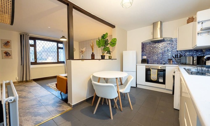 Belle Vue House | GuestReady - Stainton Retreat