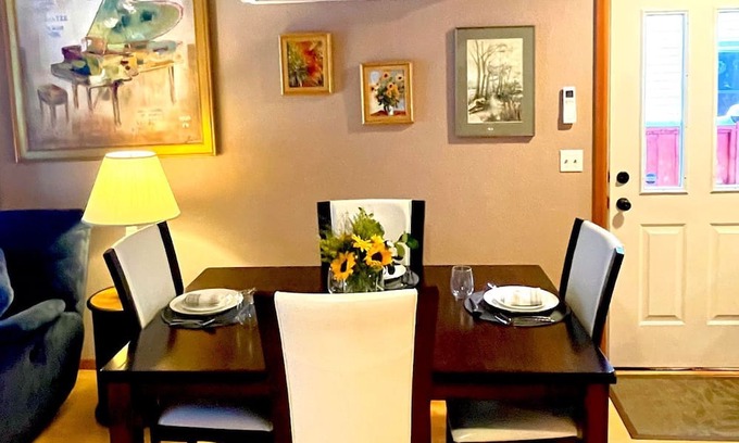 Mendenhall Valley House | Fabulous place for a large family gathering and sleeps up to 10 people.