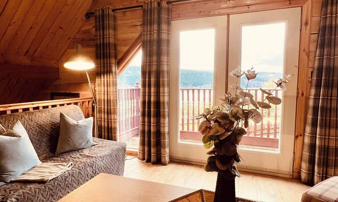 Foyers Cabin | Braemar - Lodges On Loch Ness