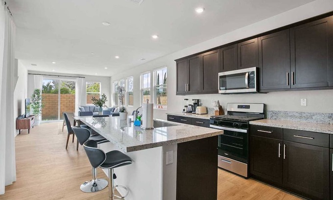 Westmont House | Elegant Oasis Residence on Rio Grande