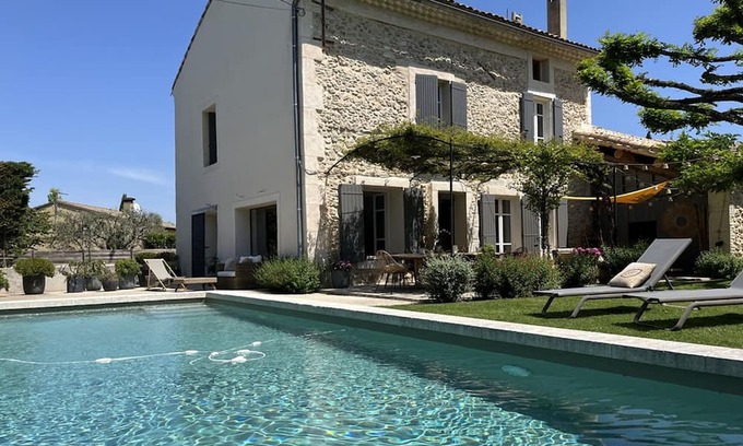 Entraigues-sur-la-Sorgue House | Villa Entraigues-sur-la-Sorgue, 4 bedrooms, 8 persons