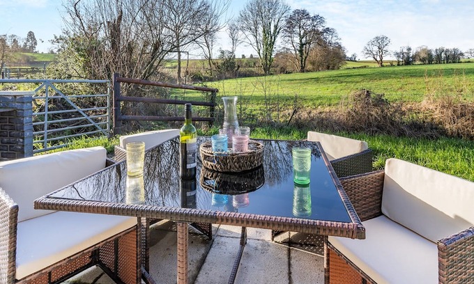 Coed-Y-Paen Cottage | 2 bedroom accommodation in Usk