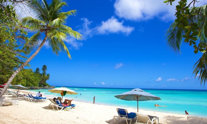 St. Lawrence Gap House | Perfect Getaway! 3 Relaxing Units w/Balcony | Steps Away from Dover Beach