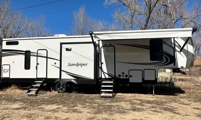 Freeport House | Family and Pet Friendly Vacation RV- Delivery only