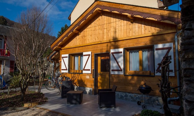 Bagneres-de-Bigorre Ski Chalet | Chalet Neuf Classé 4 Étoiles, Équipé PMR au Cœur de Bagnères-de-bigorre