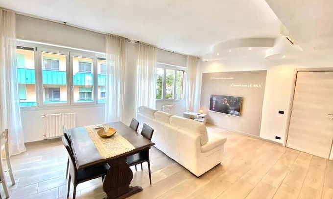 Morivione Apartment | Luxurious and elegant at the gates of downtown Milan