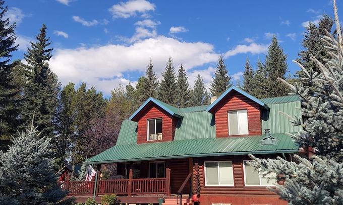 Whitefish Cabin | Fabulous Whitefish Cabin 7 mins. from downtown Whitefish. 30 mins from Glacier