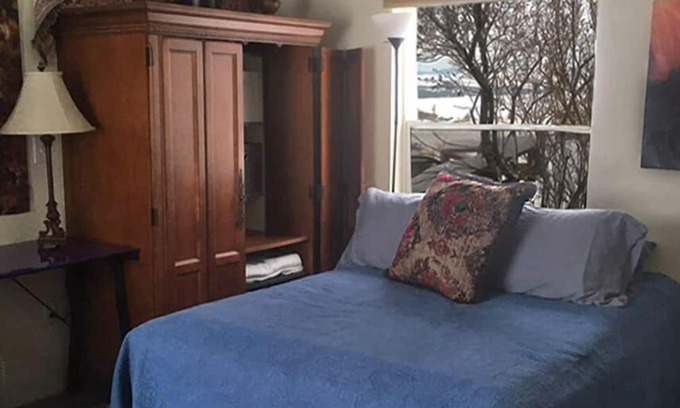 Big Arm House | Green Elephant Room at Flathead Lake