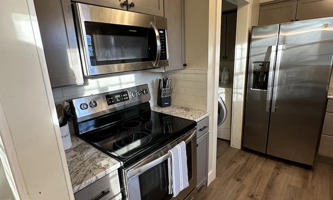 Springfield House | Cozy Home with Convenient Location