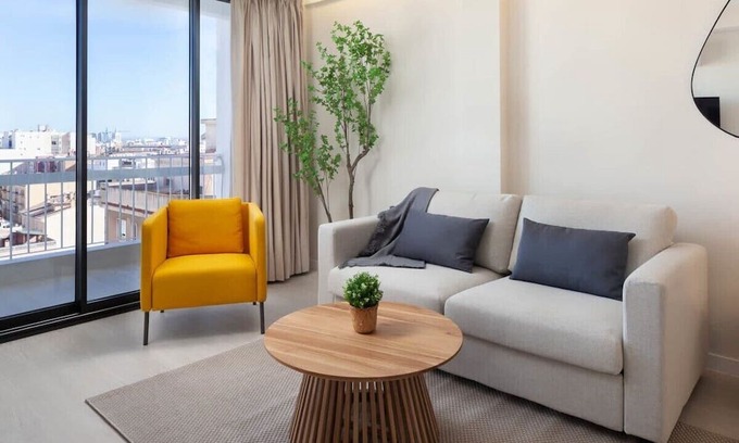 Gamarra Apartment | Live Like a Local: Your Comfortable Retreat at Pasaje Igueldo, Málaga!