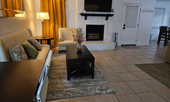 Olive Branch House | Newly renovated cozy home with 4BR 3BA