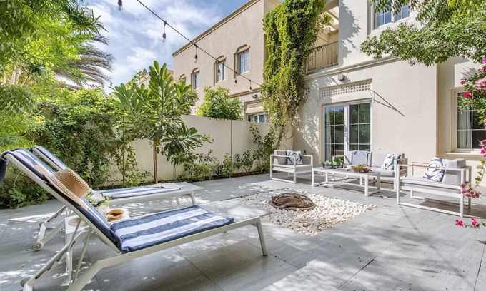 Al Barsha Villa | Upscale 2BR Villa w/ Own Backyard in The Springs 8