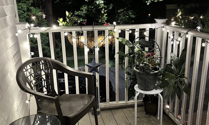 Wallingford Center Apartment | New England Charm is all around this Victorian Home. Choate Parents’ welcome!