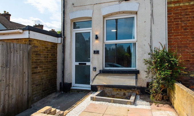 Maidstone House | Cosy 4 Bedroom Comfort Stay Home
