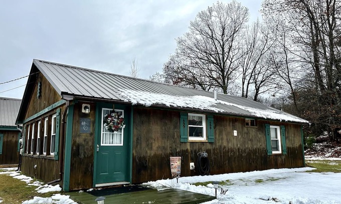 Belgrade Cottage | Black bear cottage located in desirable pinkhams cove in great pond!