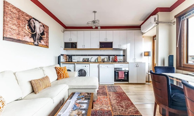 Moda Apartment | Magnificent Flat with Sea View in Kadikoy