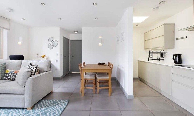 Larkhall Apartment | Chic ECO 1BR flat a Nine Elms haven