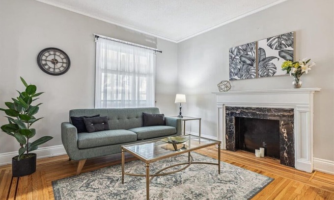 Hamilton House | Spacious Family Home with Back Patio