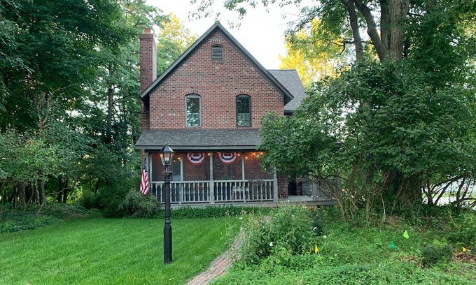 Ludington Cottage | Charming and Spacious Cottage. Beach access to beautiful Lake Michigan.
