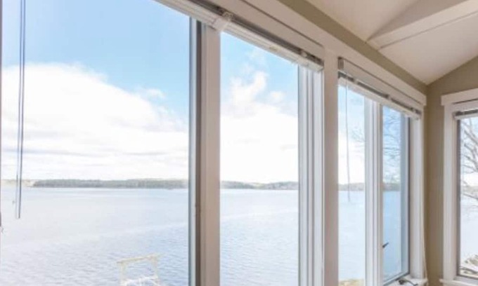 Westport House | BELLA VISTA WATERFRONT | 3 Bed, 2 Bath