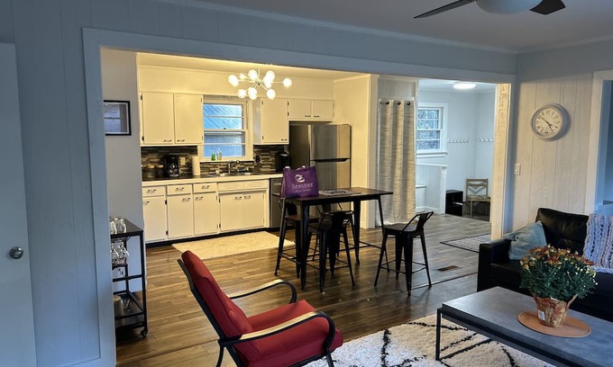Saint Andrews House | Cozy house on the Domain - walk to the Sewanee Village, trails, and campus.