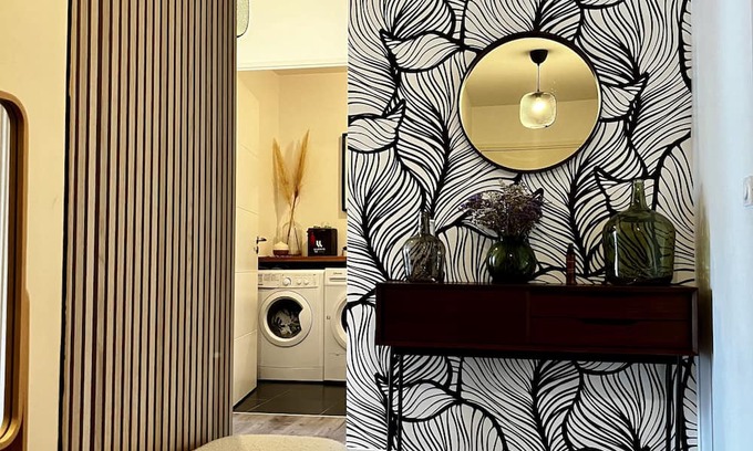 Les Puces de Saint-Ouen Apartment | Charming 85m² With Terrace Near Paris