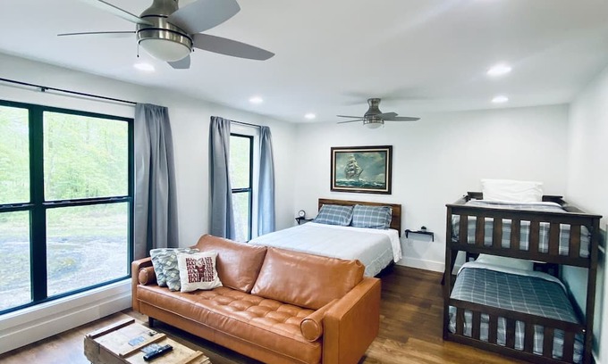 Starkville House | MSU Game Day Home & Guesthouse - Perfect for large group - 10 minutes to campus