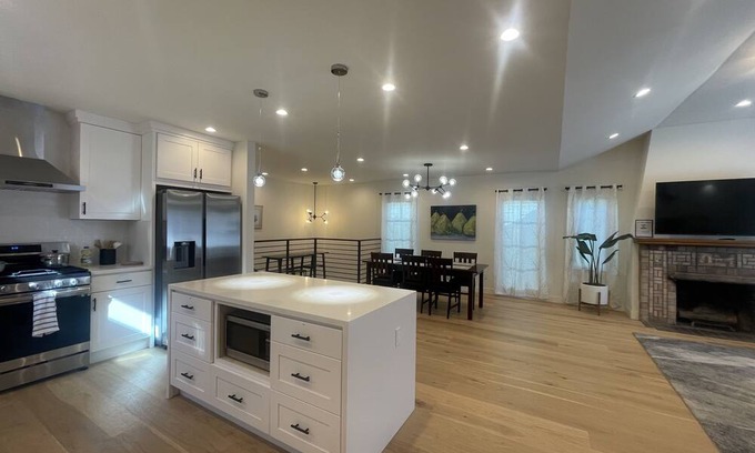Inner Parkside House | New Modern Inner Parkside Sunset San Francisco Home 3 Bedrooms 2 Full Bathrooms