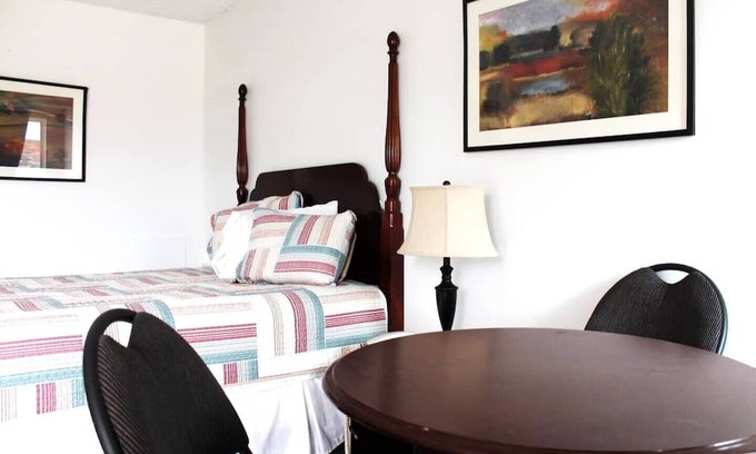 Saskatoon House | Cozy Standard Single Suites