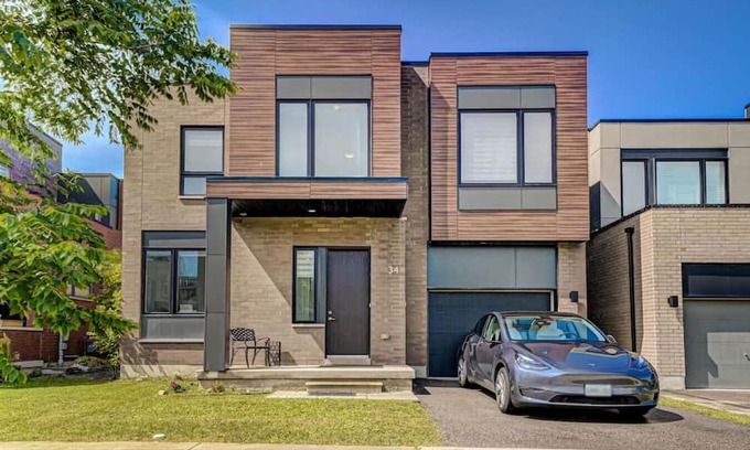 Downsview House | Downsview Park Private Bedroom B