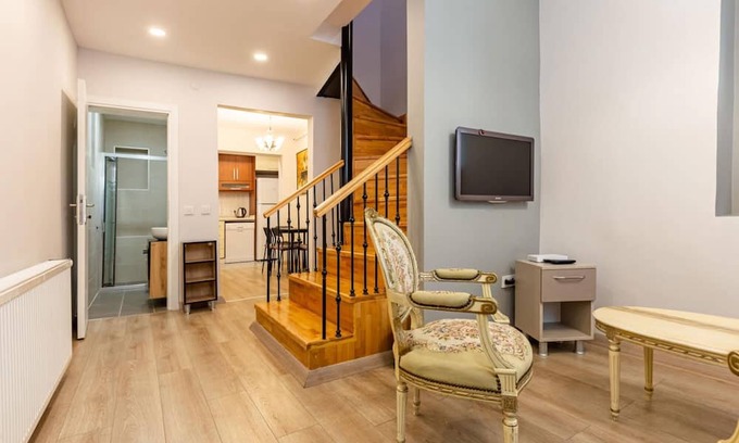 Harbiye Villa | Duplex House near Trendy Attractions in Sisli