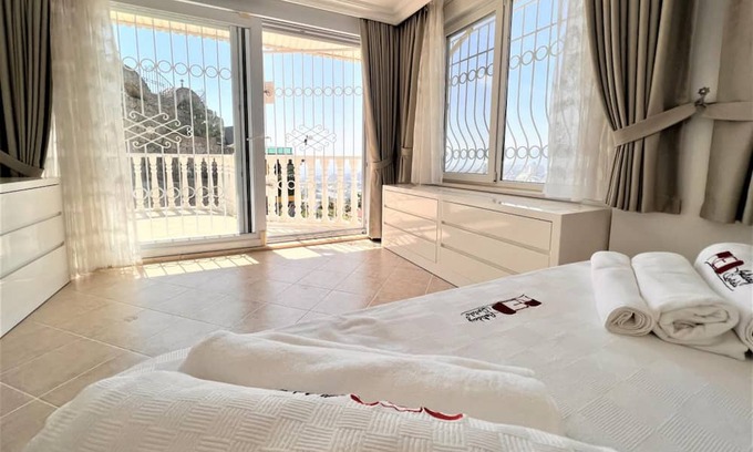 Kargicak Villa | Dazzling Villa with Private Pool in Alanya
